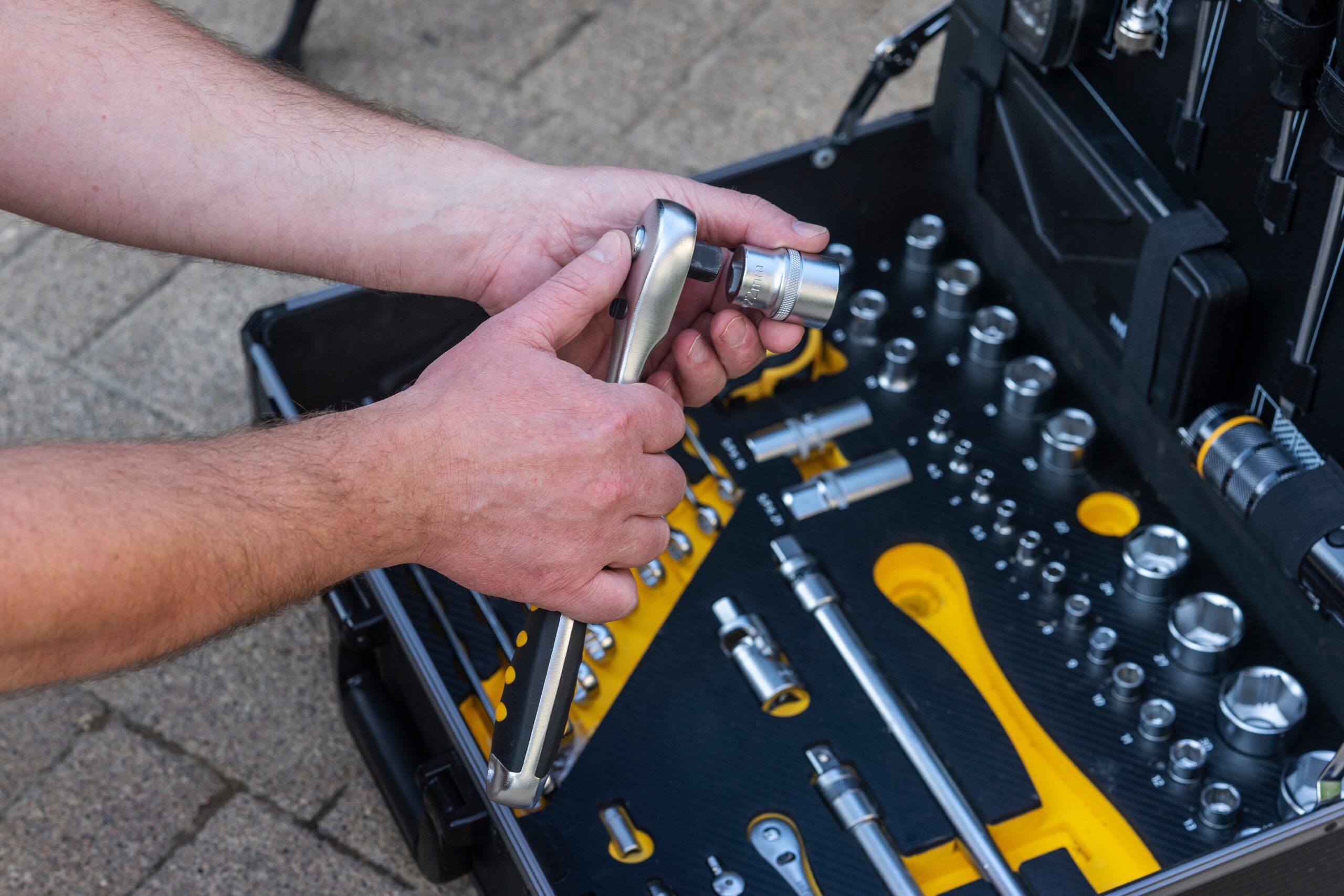 Heavy-Duty Ratchet and Socket Kit